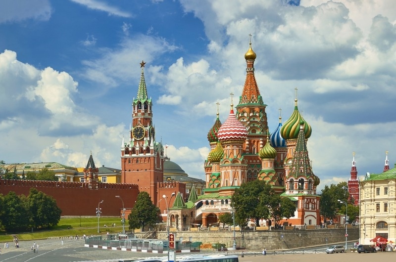 Лятната магия на Москва и Санкт Петербург 2021